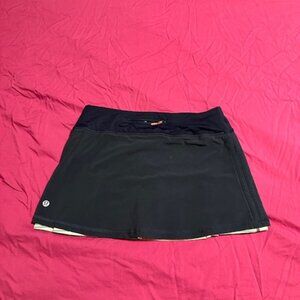Lululemon size 4 skirt